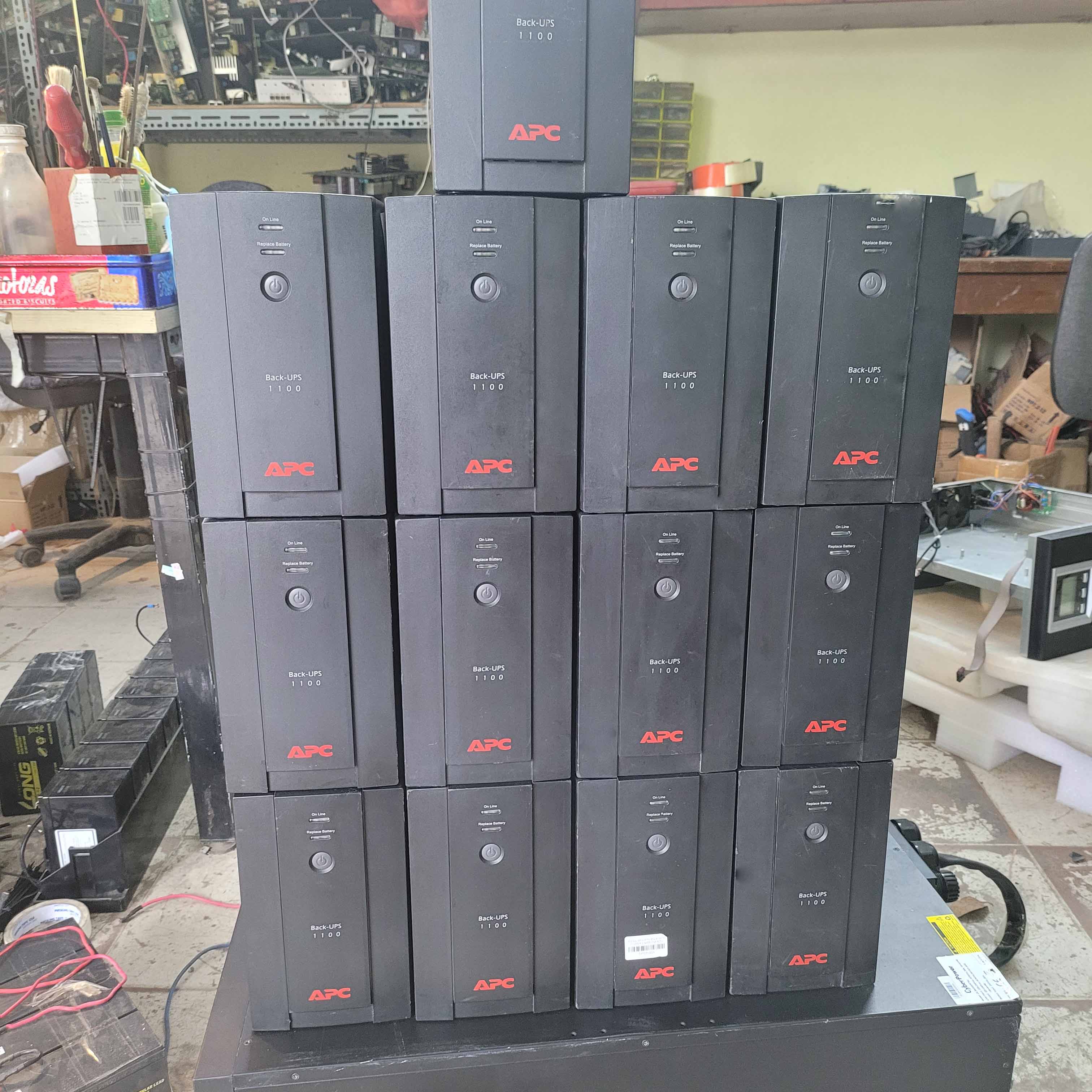 Bộ lưu điện 1100va; ups apc back-ups BX1100CI máy không bao gồm ắc quy