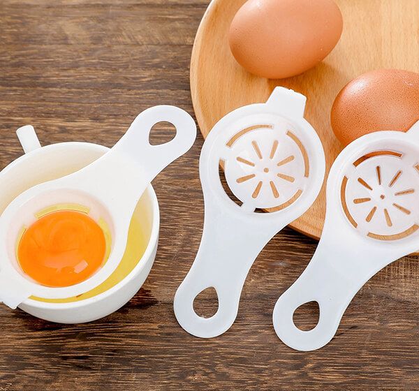 Dụng cụ tách lồng đỏ trứng gà dễ dàng
