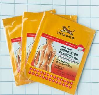 Cao Dán Con Hổ Đỏ & Xanh Thái Lan 7x10cm - Tiger Balm Medicated Plaster-RD Warm & Cool