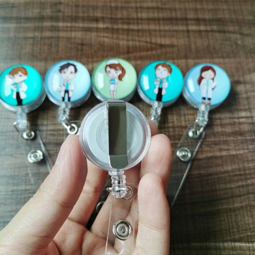 Thẻ nhân viên y tế - Yoyo đeo thẻ dành cho nhân viên y tế