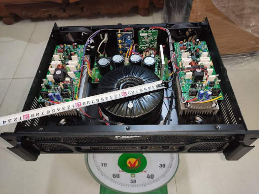 Đẩy công suất Hãng KORAH, Model PA 800 Pro, 36 sò, 2400w, main xanh ,linh kiện cao cấp, 36 sò Japan, nguồn xuyến đồng, chất lượng cao cấp.