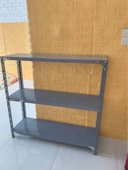 Kệ sắt v lỗ lắp ghép: Dài 1m x rộng 30cm x cao 1m gồm 3 tầng