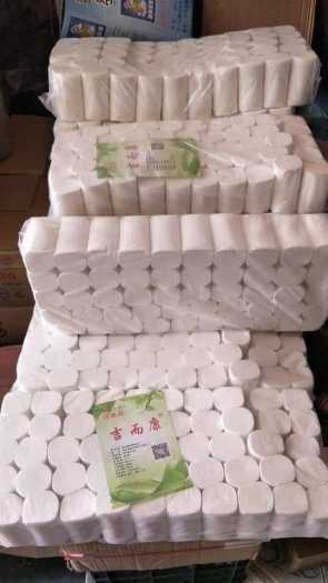 1 bịch 50 cuộn giấy vệ sinh Gấu Trúc màu trắng 2,2kg