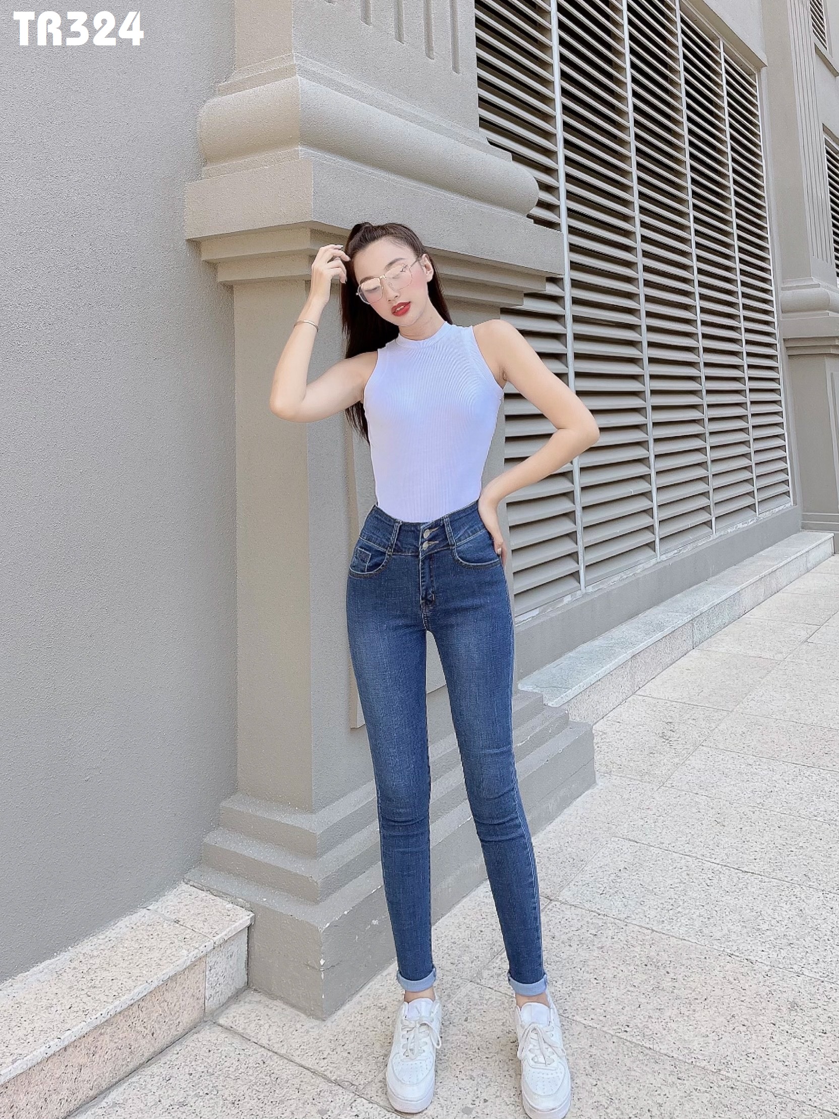 Quần jean nữ 2 nút cơ bản xanh wash chất jean co giãn TR323