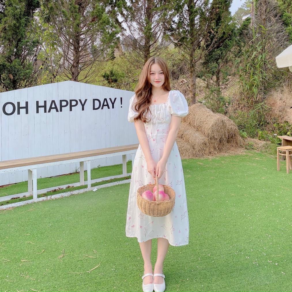 Đầm trắng maxi hoa nhíu ngực thắt nơ xẻ đùi chic&petite | ảnh thật trải sàn