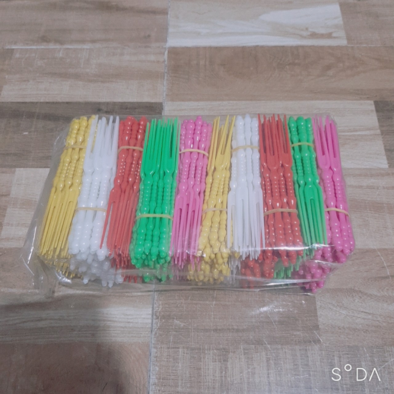 Combo 1000 cái nĩa nhựa ăn trái cây