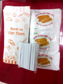 Túi giấy + khăn lạnh bánh mì kẹp thịt chả + tăm ( Combo 100 cái)