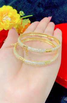Cặp vòng tay nữ chạm xoàn mạ vàng 18k mẫu mới siêu đẹp