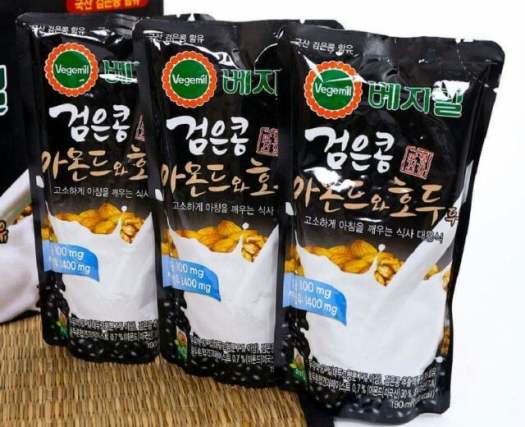 Sữa đậu đen hạt óc chó hạnh nhân Vegemil Hàn Quốc (190ml/túi)