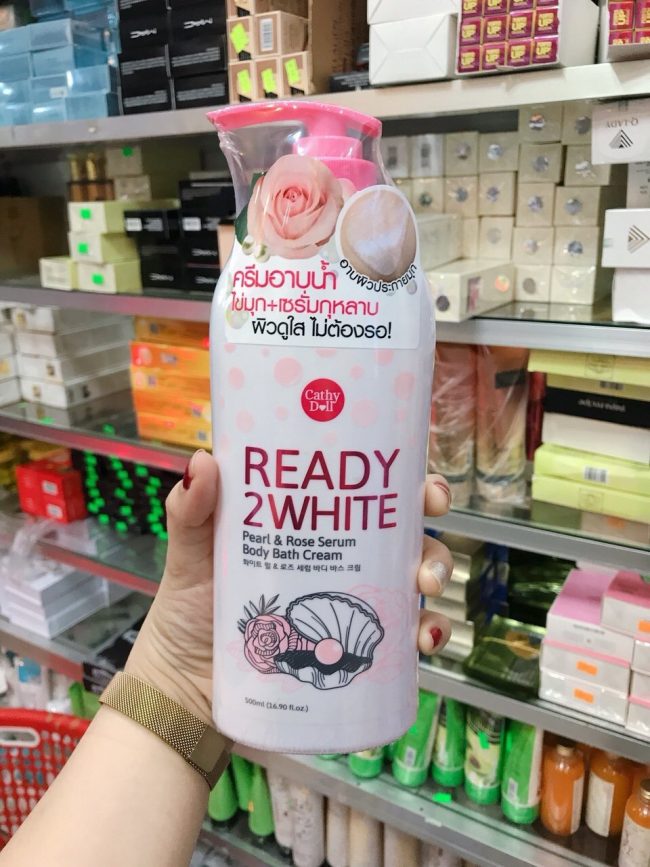 Sữa tắm trắng da tinh chất ngọc trai hoa hồng Ready 2 White Cathy doll 500ml Thái Lan