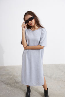Đầm Maybi midi suông thun xẻ tà tay ngắn