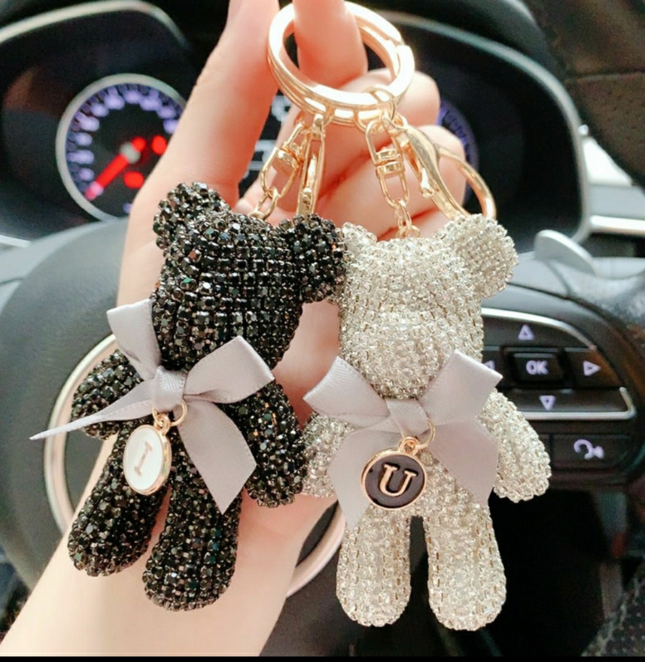 Móc khóa dễ thương hình gấu bông Popobe dùng cho khóa ô tô, túi xách, balo dây da đính đá lấp lánh, phụ kiện túi xách sang chảnh. Thanh toán khi nhận hàng.