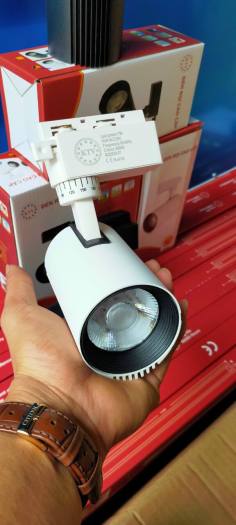 ĐÈN LED RỌI RAY CAO CẤP VỎ TRẮNG, ÁNH SÁNG TRUNG TÍNH, VHQ, CÔNG SUẤT 30W, ĐIỆN ÁP 90-220V, QUANG THÔNG 2000/3000, TẦN SUẤT 50HZ, SIÊU SÁNG, SIÊU BỀN, SIÊU TIẾT KIỆM ĐIỆN, SANG  TRỌNG, DÙNG NHÀ Ở, CỬA HÀNG, SHOP THỜI TRANG, NHÀ HÀNG, KHÁCH SẠN, SẢNH