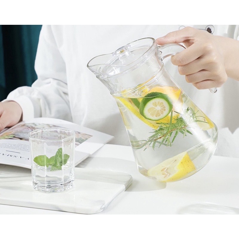Bình nước thuỷ tinh eo trơn nắp nhựa dung tích 1300ml