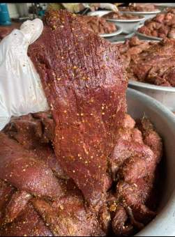 Thịt Lợn Khô Gác Bếp 1Kg Tặng Kèm Chẳm Chéo