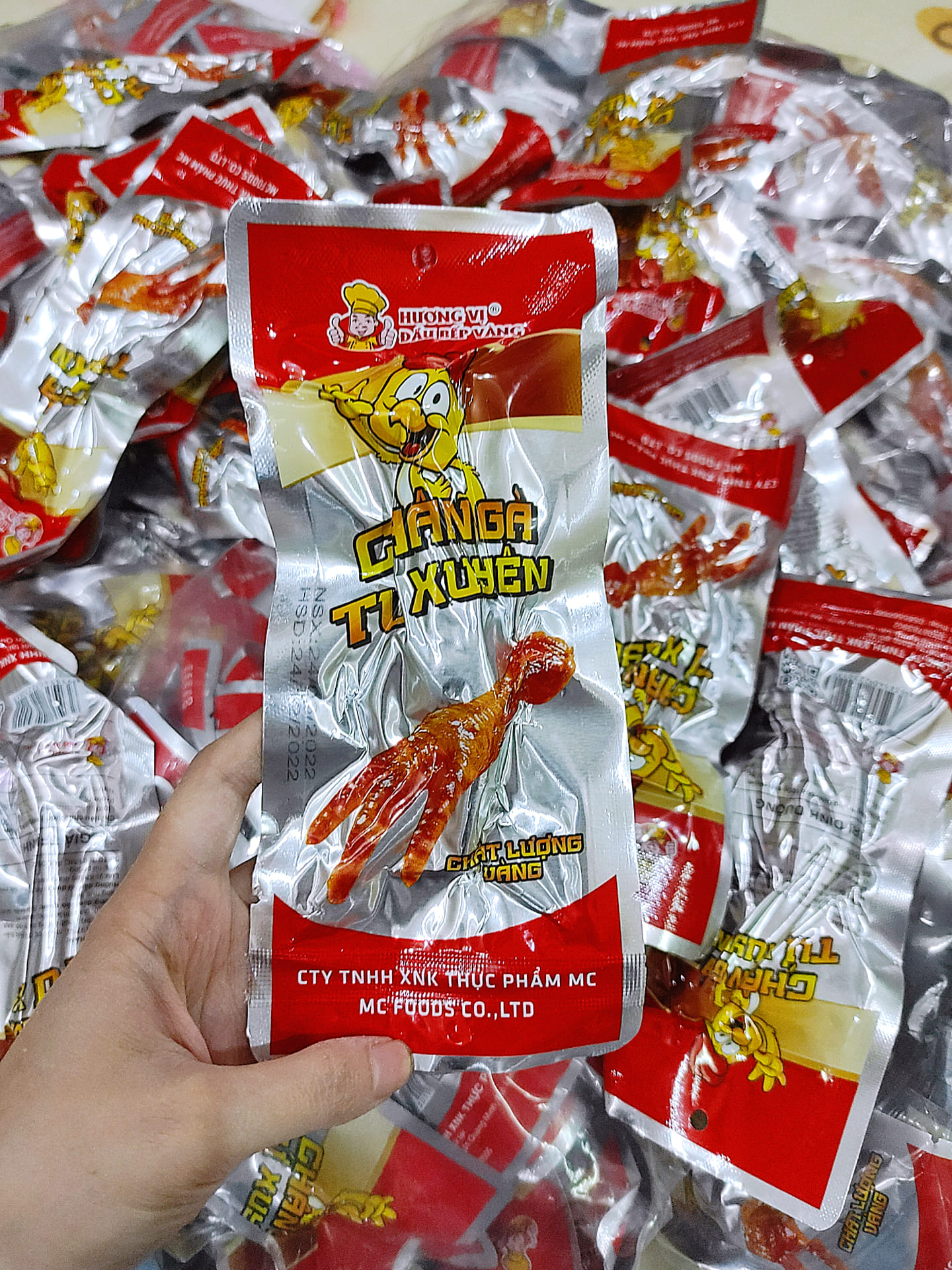 Chân gà tứ xuyên - Đồ Ăn Vặt - CAY CAY ĐẬM VỊ THƠM NGON 1 bịch 30 chiếc mix 2 màu