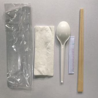 10 Bộ đũa muỗng nhựa khăn giấy tăm dùng 1 lần