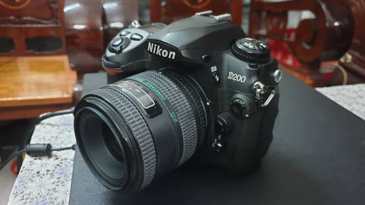 Máy ảnh Nikon D200 + lens 50mm F2.8 - combo chuyên chân dung - Mới 95%