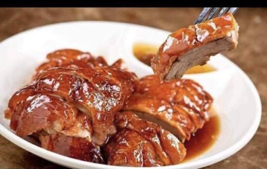 Vịt Cỏ  Quay Nguyên Con -kiểu Bắc Kinh, giòn rụm thờm lừng, ăn một lần là nghiền !!