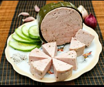 1 CÂY CHẢ LỤA ĐẶC SẢN QUÊ HƯƠNG BÌNH ĐỊNH (1 CÂY 0.6KG)