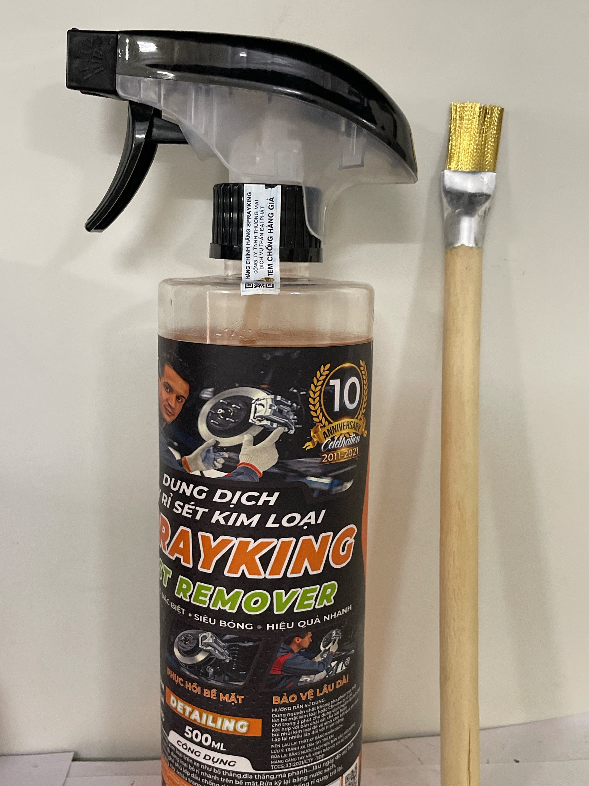 Dung dịch tẩy rỉ sét kim loại sprayking + bàn chải thau chà sét