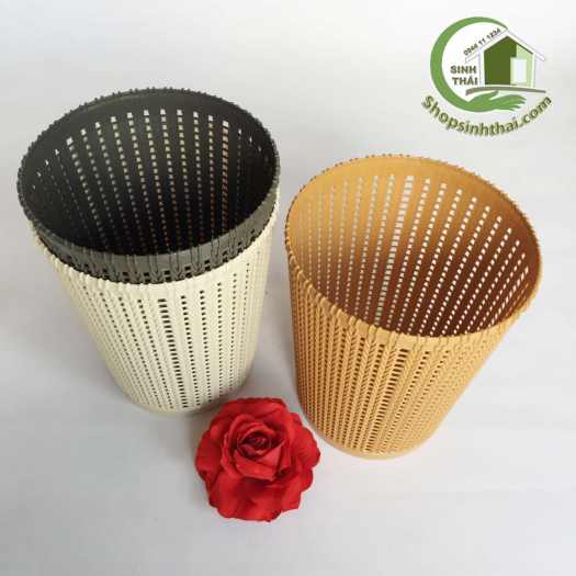 Sọt rác nhựa giả mây đan 25cm x 21cm - giao màu ngẫu nhiên