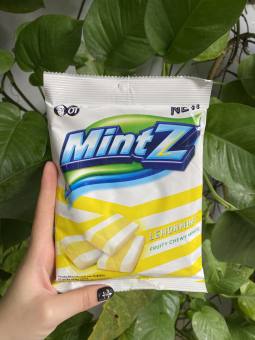 Kẹo Nhai Trái Cây MintZ LemonMint Chewy Vị Chanh (Gói 150g-vàng)