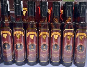 Nước mắm 330ml và 4 con cà cuống đực (tem mới từ tháng 9/2023)