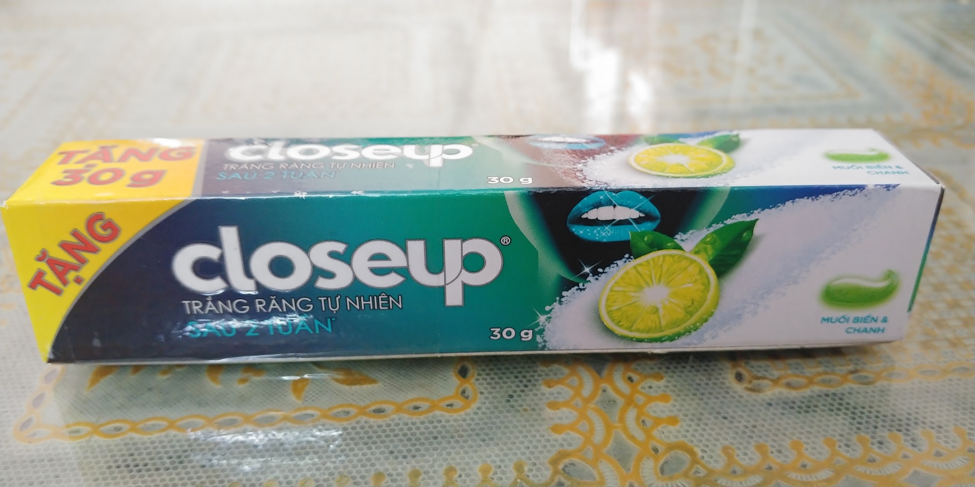 Kem đánh răng closeup mini 30g