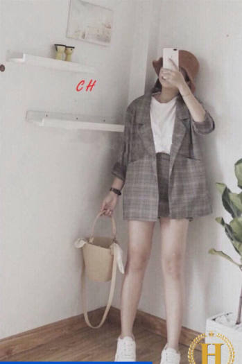 Áo vest kẻ kết hợp quần sooc