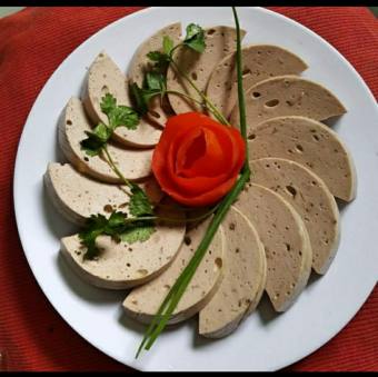 1 CHẢ LỤA CÔ 3 ĐẶC SẢN BÌNH ĐỊNH (1 CÂY 0.6KG)