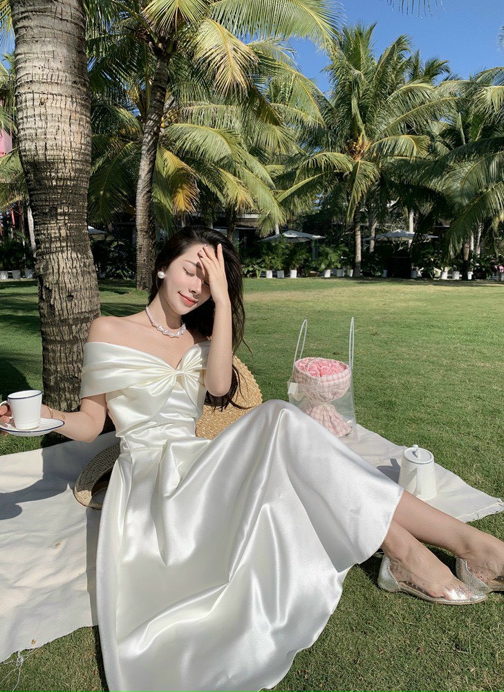 Đầm dạ hội nơ ngực