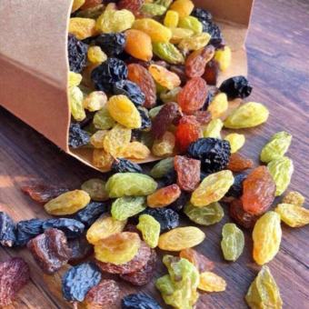 nho khô mix 3 màu lon 500gr
