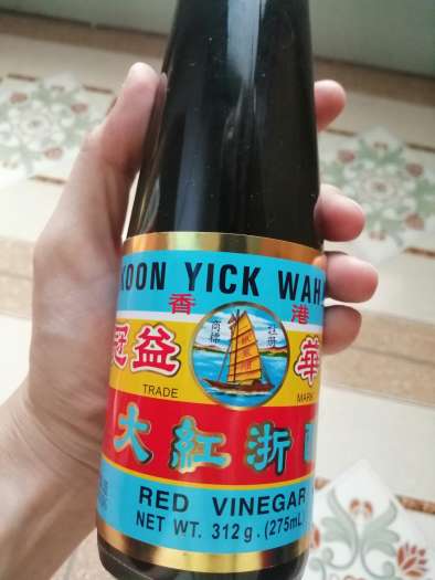 Dấm Đỏ HongKong 312gr hiệu Koon Yick Wah Kee