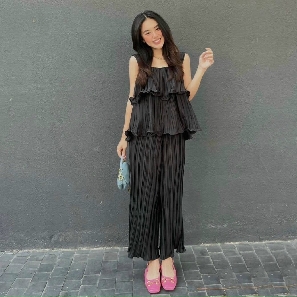 [Voucher 50k Freeship Max 0 đồng toàn quốc]Set quần ống rộng dập ly áo hai dây 2 tầng xòe bèo quần ống suông set nữ mặc đi chơi sang chảnh set đi biển đơn giản màu trơn siêu đẹp