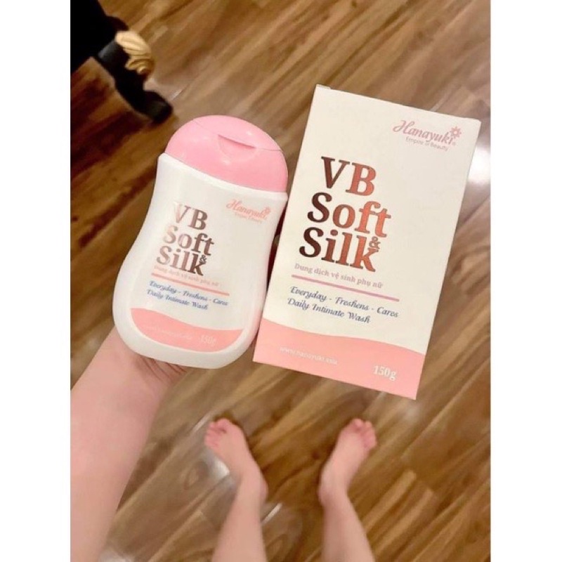 Dung dịch vệ sinh phụ nữ Hana Soft Silk hỗ trợ làm hồng vùng kín, sạch thơm khử mùi giảm ngứa