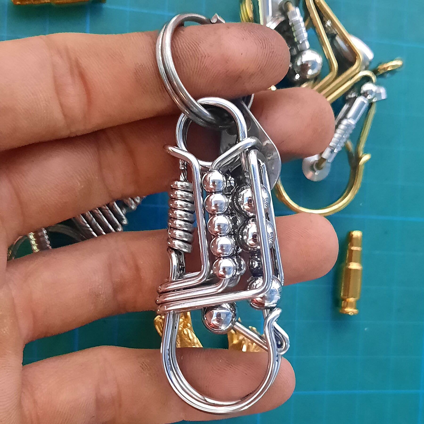 MÓC KHÓA CỔ ĐIỂN PHỐI FULL BI INOX SÁNG BÓNG BỀN ĐẸP THÍCH HỢP CHO NGƯỜI MỆNH KIM