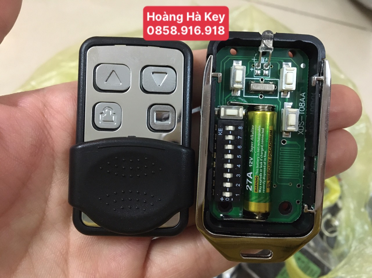 Điều khiển cửa cuốn inox tần số 433 mhz mã gạt 8 số