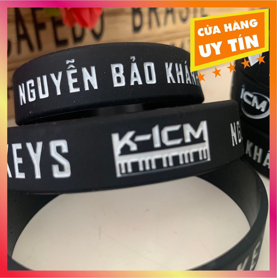 Vòng tay cao su dạ quang kicm - nguyễn bảo khánh - vòng tay kicm - vòng đeo tay cao su keys kicm