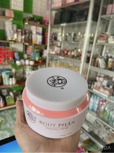 Kem Body Phấn Bà Lão Trắng MỊn Da 200g Chính Hãng 100% Bao Test