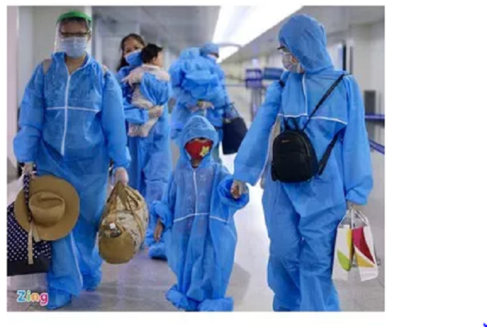 [HCM]Bộ đồ bảo hộ y tế người lớn và trẻ em phòng chống dịch covis ( bộ sp gồm 3 món 1 áo liền thân + bao chân)