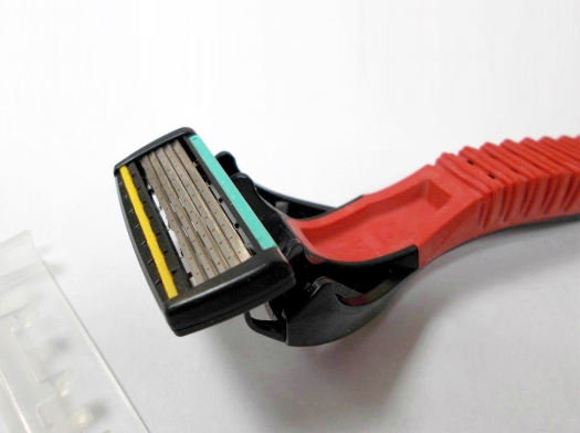 Set 3 dao cạo râu 5 lưỡi kép Ignis KAI của Nhật Bản Cán đỏ