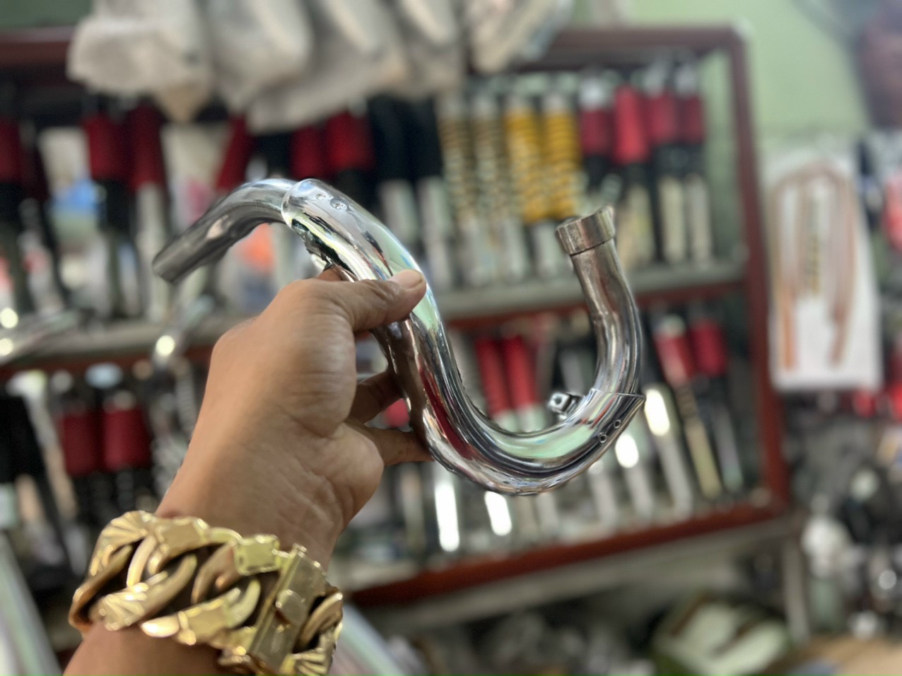 Cổ pô vắt lun vỉ, gắn cho pô của các dòng xe 67, 68, cd, cl