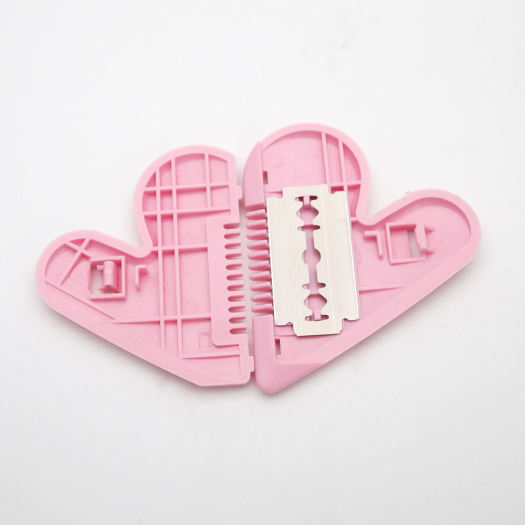 Lược Tỉa Tóc Mái Hình Trái Tim Mini Kèm Dao Lam