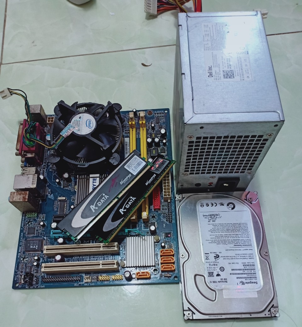 Combo main + Cpu + Ram + MAin + Hdd + Nguồn mua về gắn vào thùng dùng luôn, xem phim lướt web chơi game rất mượt, shop đã cài đặt sẵn chỉ gắn vào là dùng