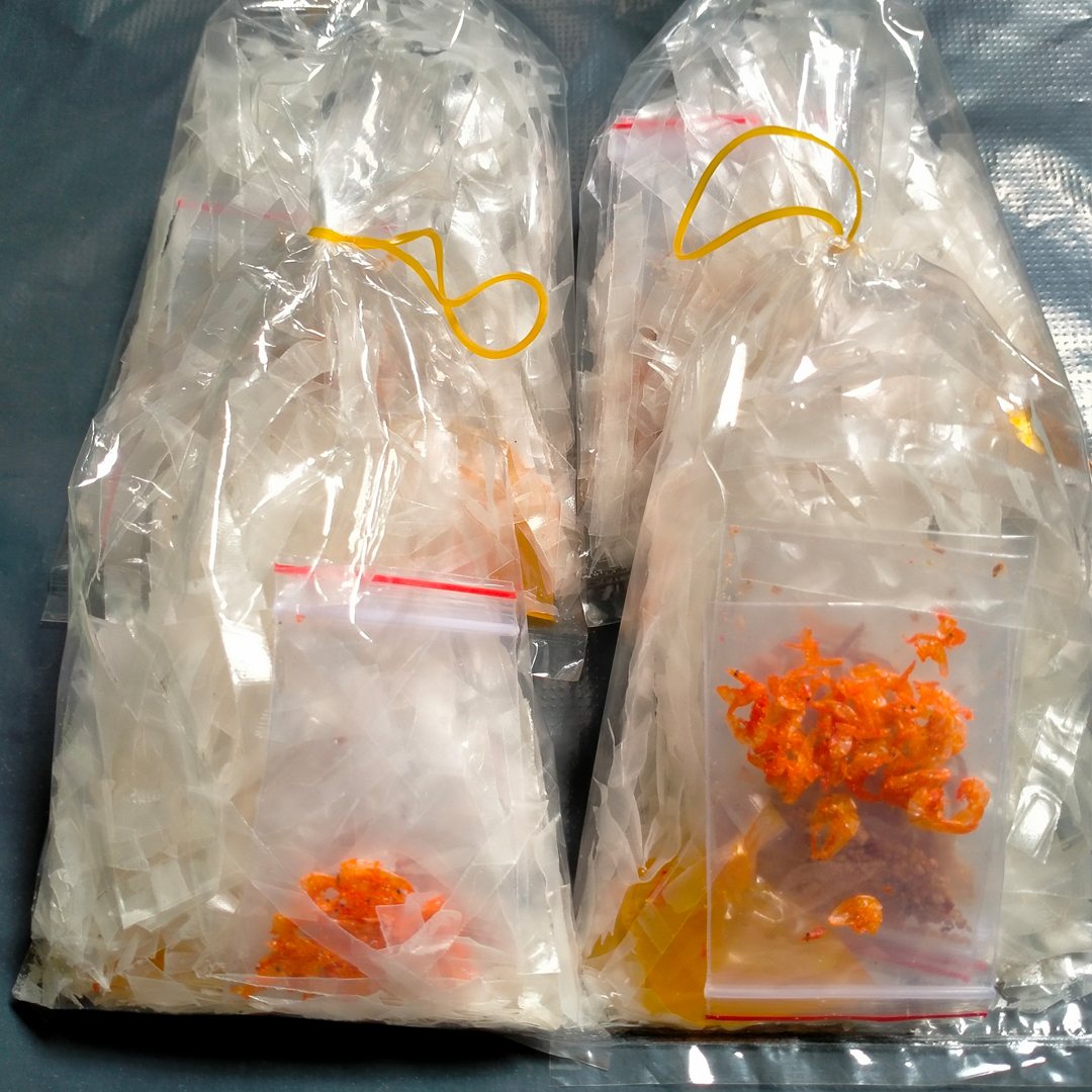 Bánh Tráng Dẻo Phơi Sương bánh tráng kèm sa tế tắc muối nhuyễn ruốc sấy