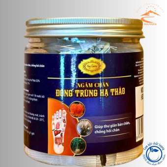 Đông trùng hạ thảo ngâm chân Huy Cương (hộp 30 túi lọc) được bào chế từ nấm đông trùng hạ thảo khô đông trùng hạ thảo kết hợp các thảo dược như sâm đương quy gừng ta.