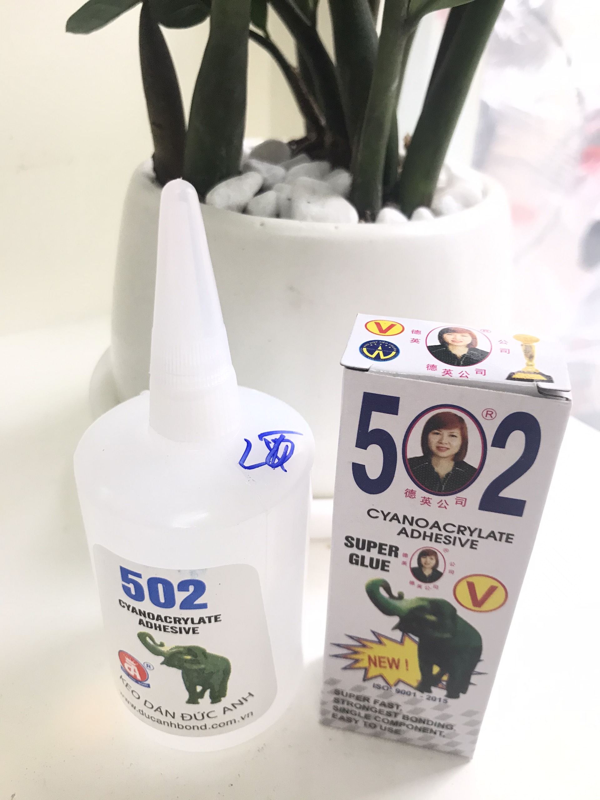 Keo 502 keo dán đa năng siêu dính con voi chai lớn và nhỏ