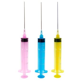 Daiso Xi lanh dùng để chiết mỹ phẩm 20ml