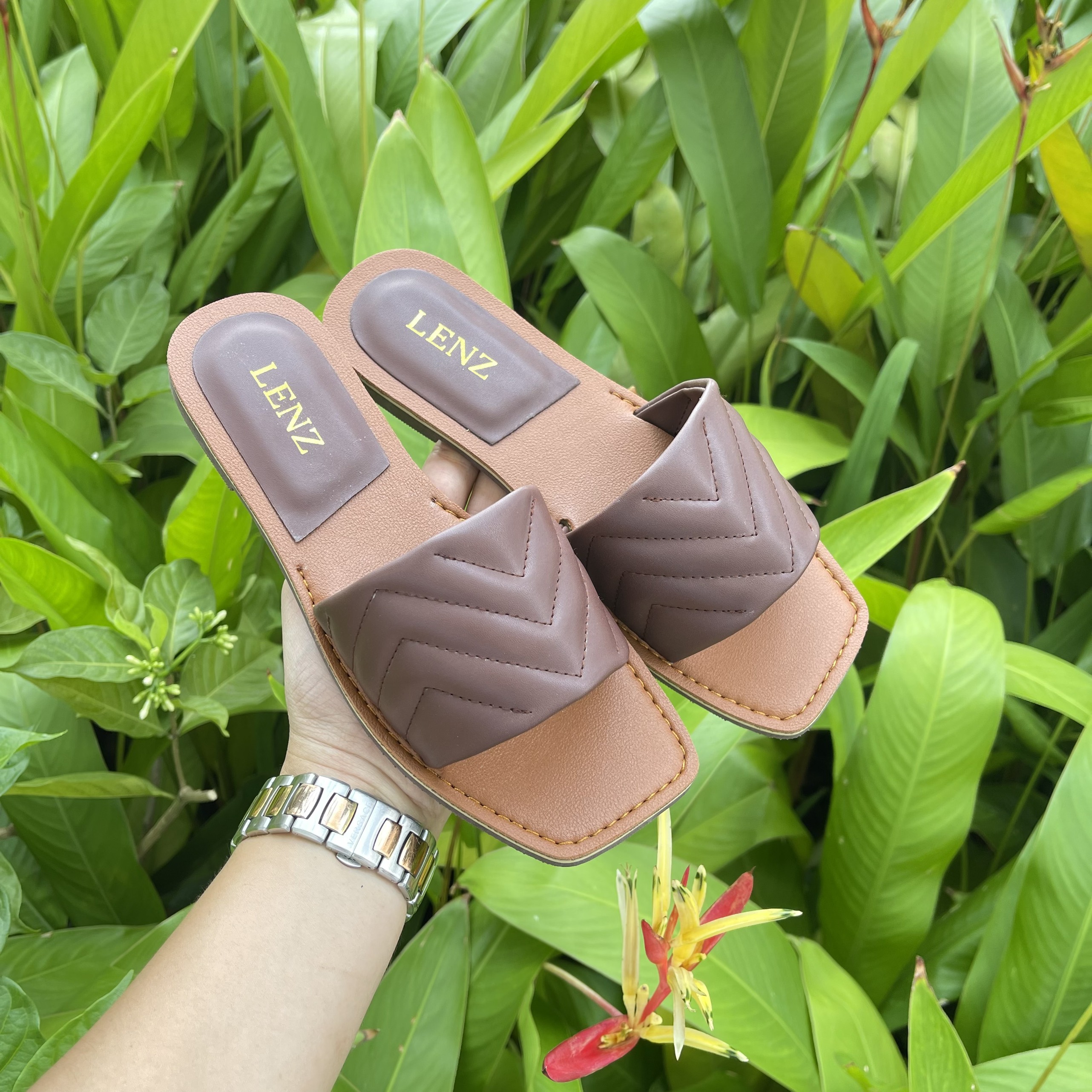 Dép quai ngang đế bệt mũi vuông quai bản to cá tính 2015